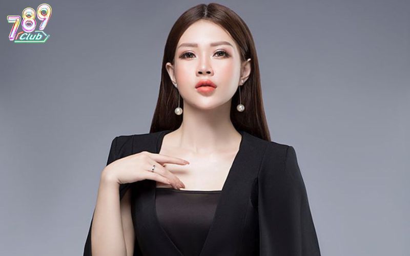 Thông tin cơ bản về tác giả Phạm Lan Anh